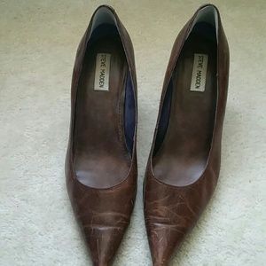 Steve Madden distressed pump